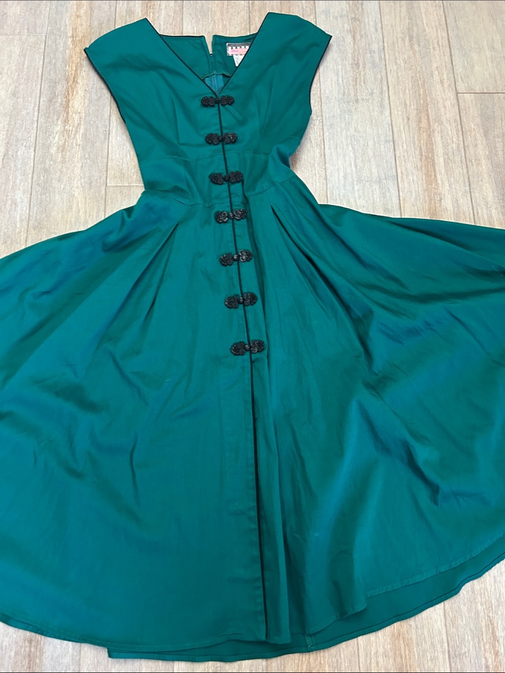 Pinup Couture Emerald Green Vintage-Inspired Midi Dress - Picture 6 of 12